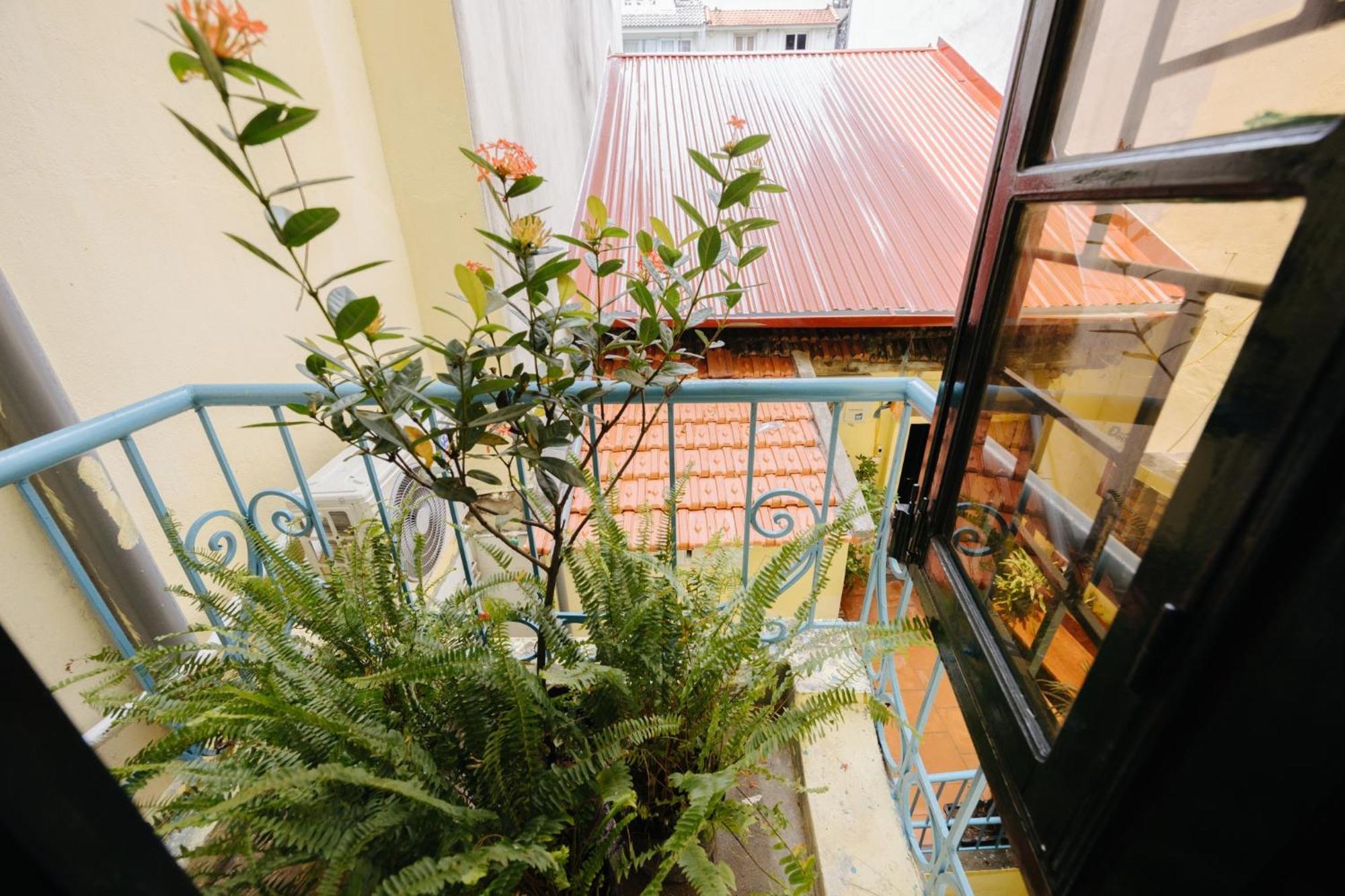 Homestay And Eggcoffee Central Hanoi Old Quarter Exteriör bild