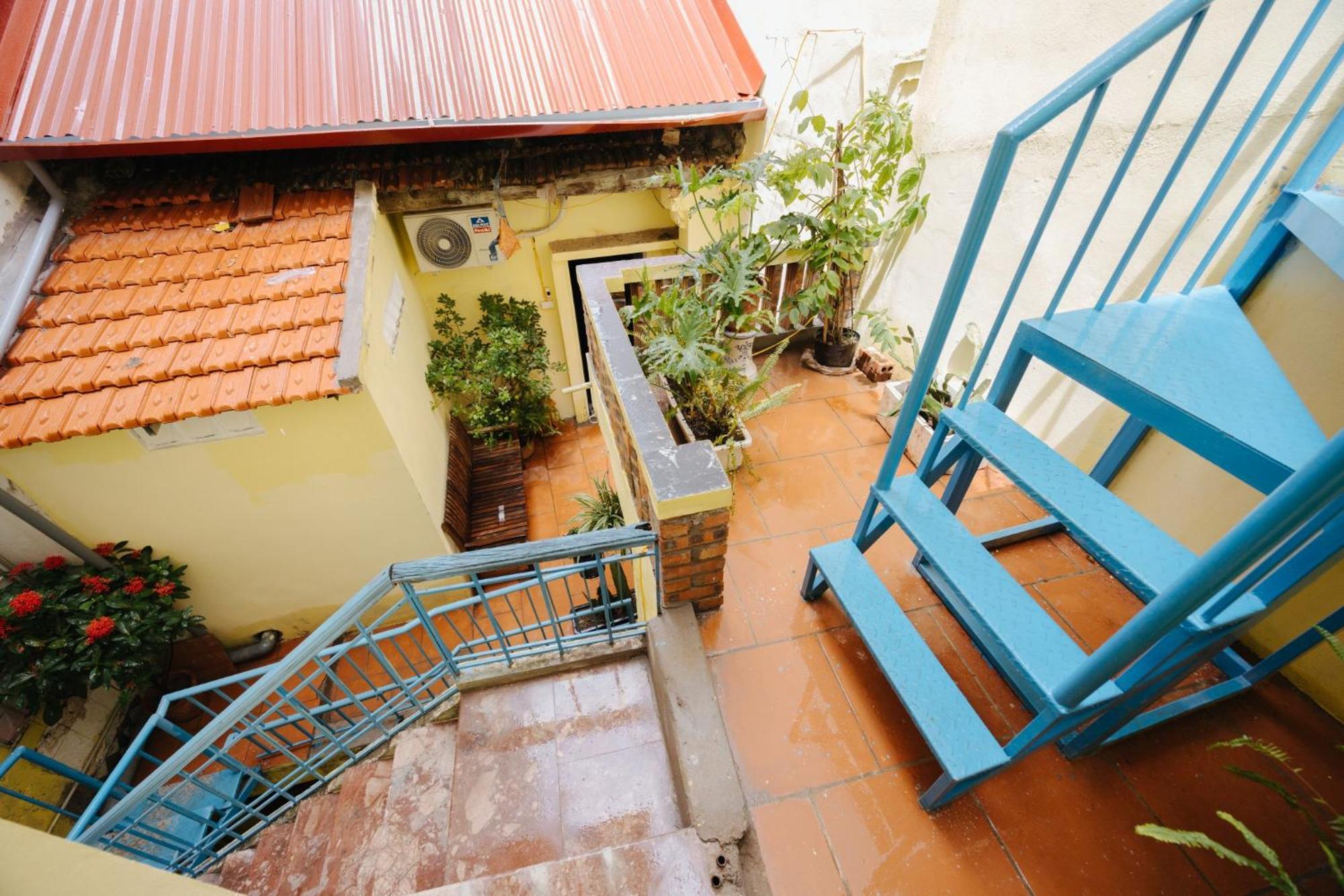 Homestay And Eggcoffee Central Hanoi Old Quarter Exteriör bild