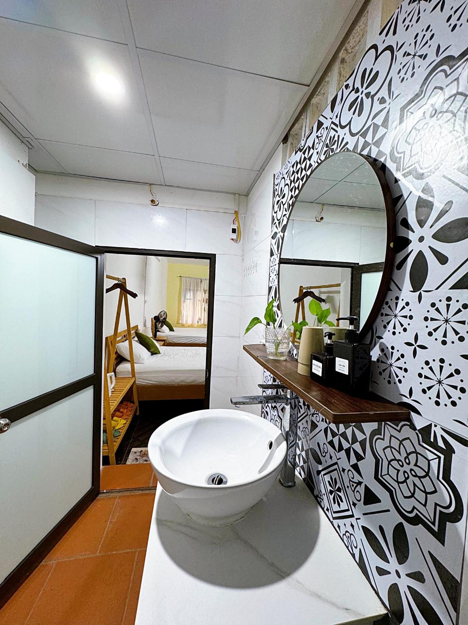 Homestay And Eggcoffee Central Hanoi Old Quarter Exteriör bild